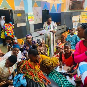 Training local volunteers for the fight against malaria in Cameroon