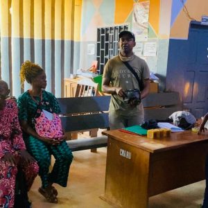 Training local volunteers for the fight against malaria in Cameroon